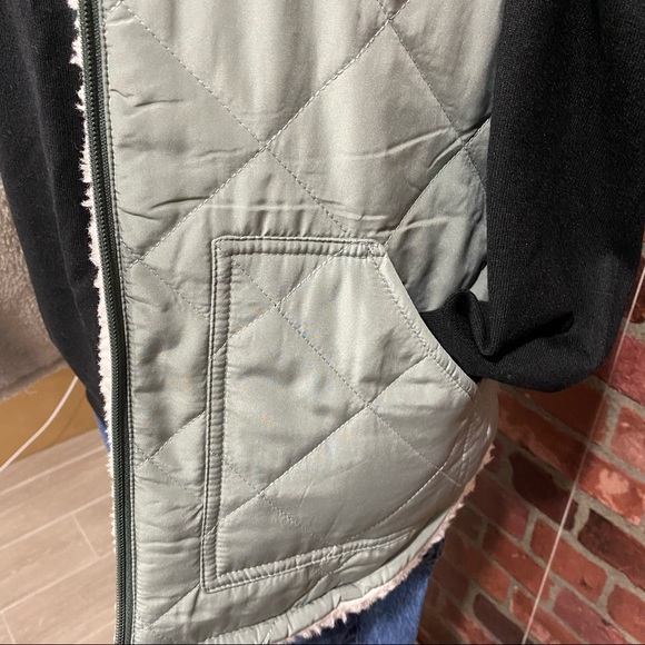 XS Reversible Sherpa Sage Green Zip Up Vest - Picture 17 of 17